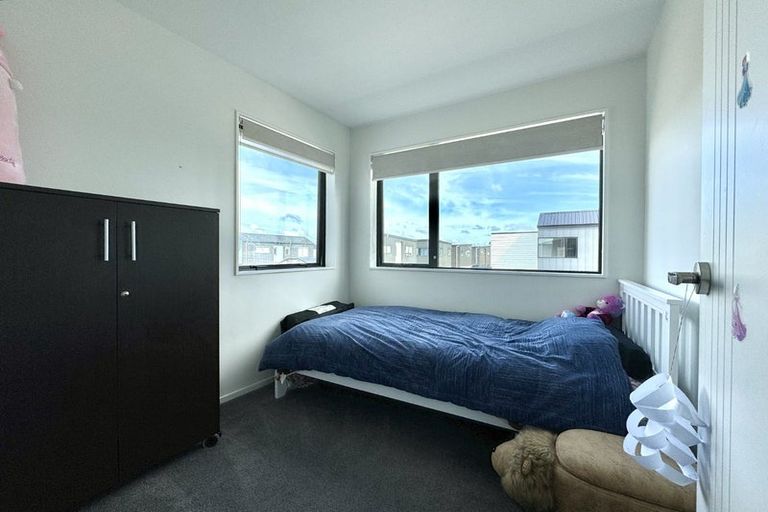 Photo of property in 38 Parahau Road, Papakura, 2110