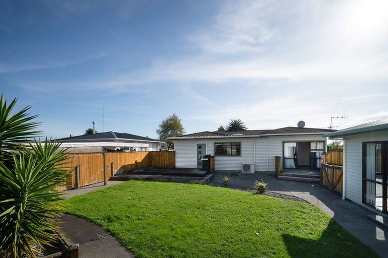 Photo of property in 6 Belvedere Crescent, Takaro, Palmerston North, 4412