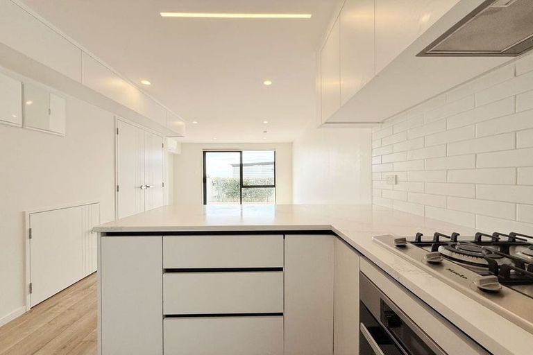 Photo of property in 6/737 East Coast Road, Browns Bay, Auckland, 0630