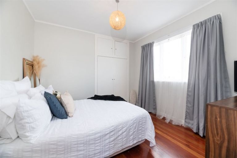 Photo of property in 23a Riserra Drive, Ranui, Auckland, 0612
