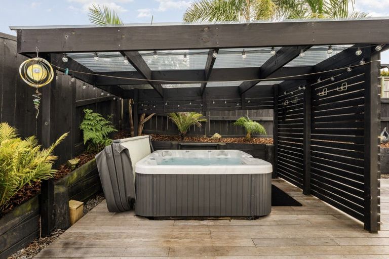 Photo of property in 5 Manotini Way, Pyes Pa, Tauranga, 3112