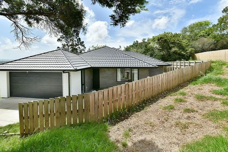 Photo of property in 35 St James Avenue, Helensville, 0800