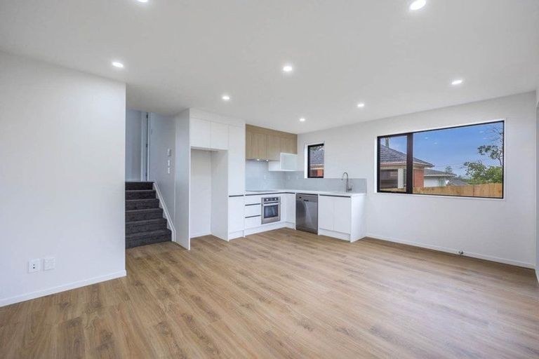 Photo of property in 49a Golf Road, New Lynn, Auckland, 0600