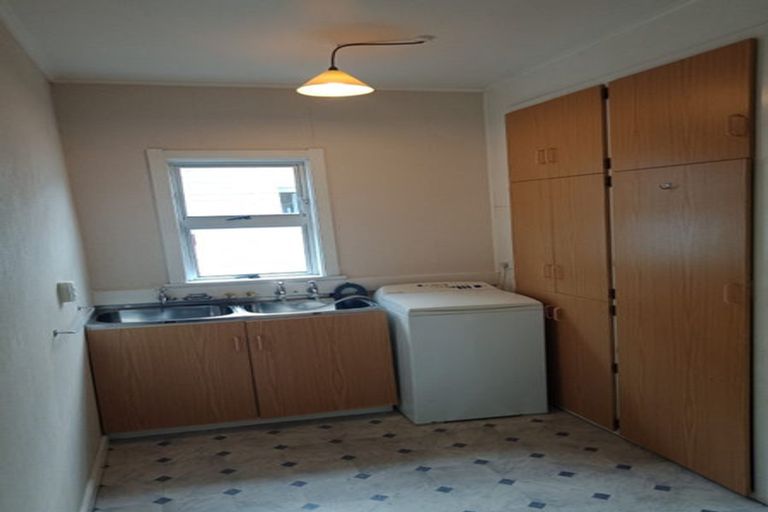 Photo of property in 18 Selwyn Road, Hospital Hill, Napier, 4110