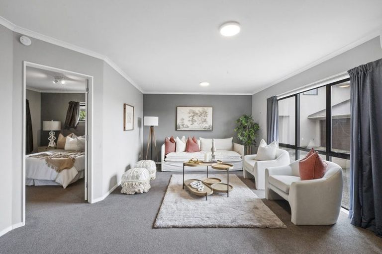 Photo of property in 4/253 Saint Aubyn Street, New Plymouth, 4310