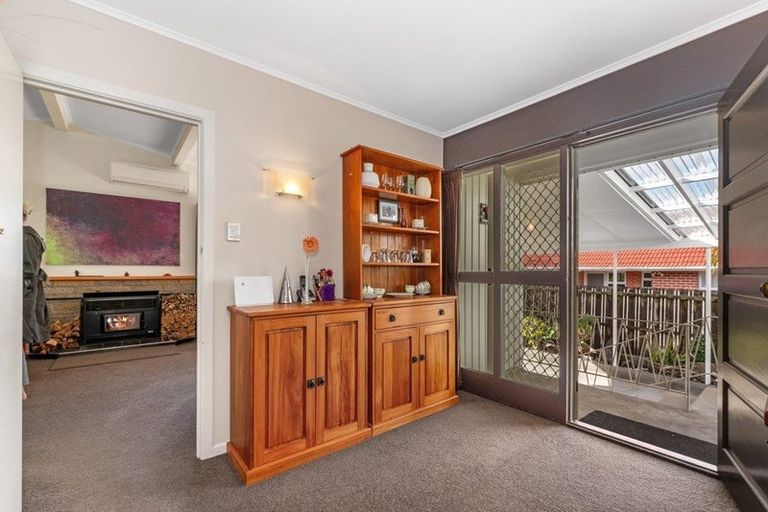 Photo of property in 29 Lyndhurst Road, Te Atatu South, Auckland, 0610