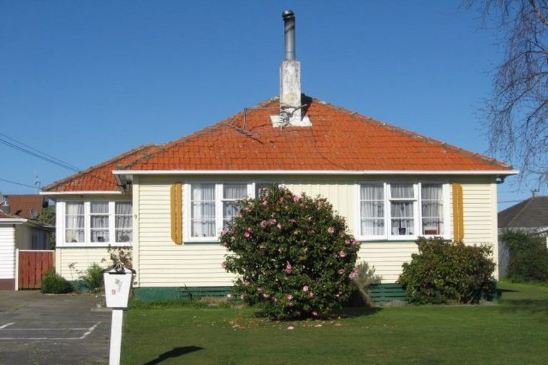 Photo of property in 9 Goldsmith Crescent, Levin, 5510