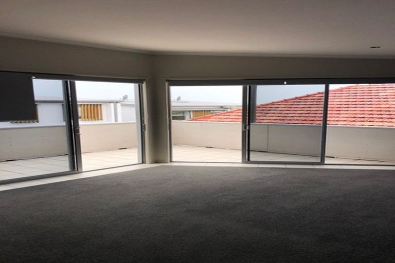 Photo of property in 348 Beach Road, Mairangi Bay, Auckland, 0630