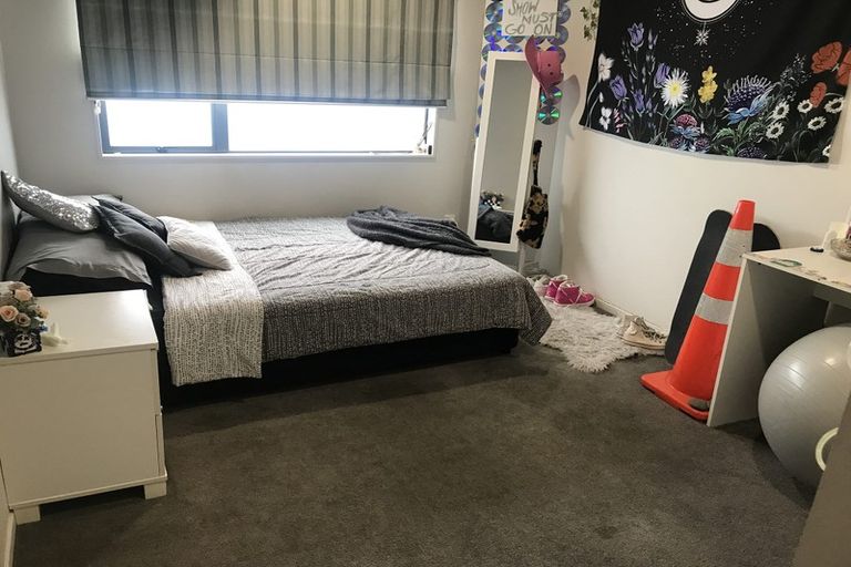 Photo of property in 51 Queen Mary Avenue, New Lynn, Auckland, 0600