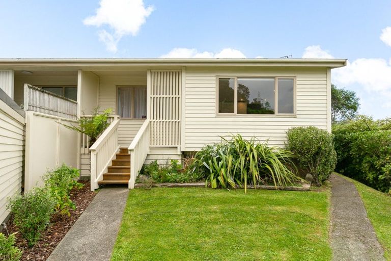 Photo of property in 2a Downing Street, Crofton Downs, Wellington, 6035