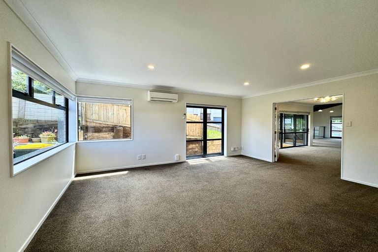 Photo of property in 25 Chieftain Rise, Goodwood Heights, Auckland, 2105