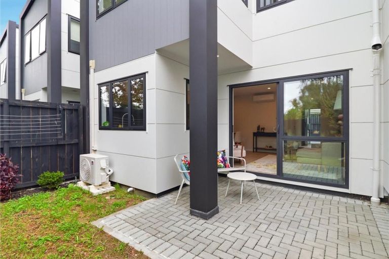 Photo of property in 2/7 Tapu Road, Huapai, Kumeu, 0810
