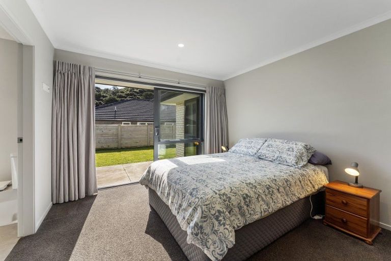 Photo of property in 16 Tradewinds Drive, Whitby, Porirua, 5024