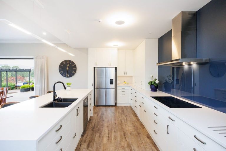 Photo of property in 10 Coutts Way, Fitzherbert, Palmerston North, 4410