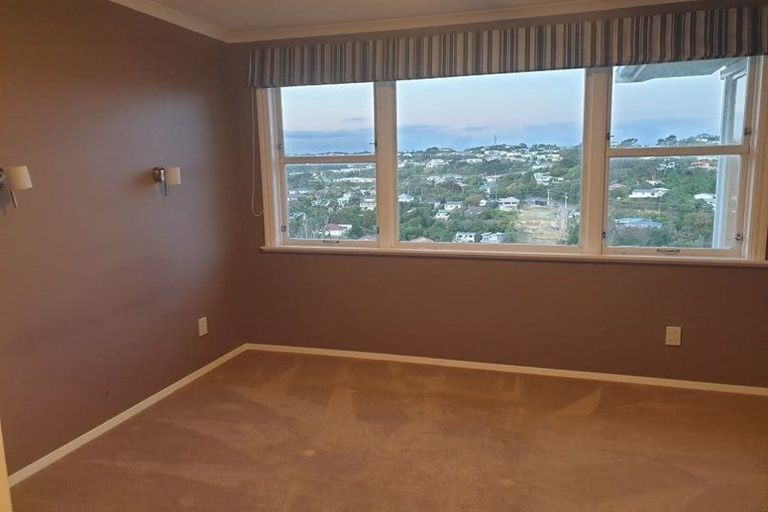 Photo of property in 111 Ruskin Road, Newlands, Wellington, 6037