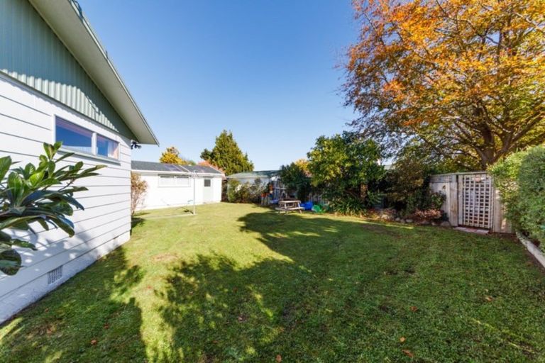 Photo of property in 107 Ruamahanga Crescent, Terrace End, Palmerston North, 4410