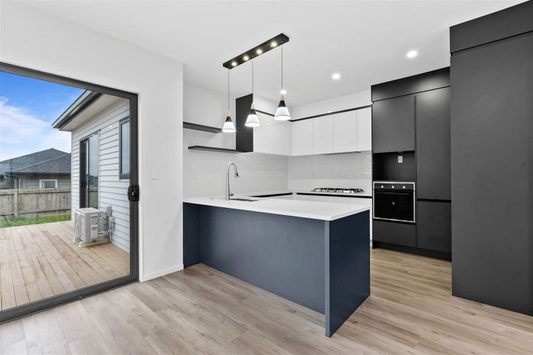 Photo of property in 4 Parton Road, Pukekohe, 2120