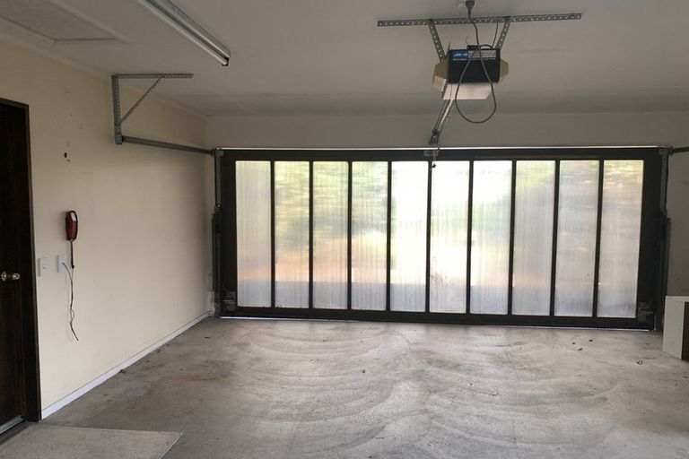 Photo of property in 3 Aintree Grove, Churton Park, Wellington, 6037