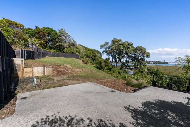 Photo of property in 6a Pine Ridge Terrace, Hauraki, Auckland, 0622