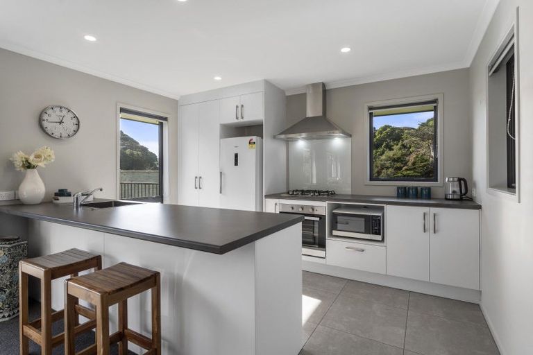 Photo of property in 16 Tradewinds Drive, Whitby, Porirua, 5024