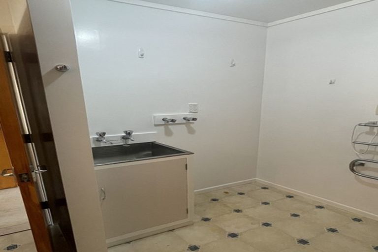 Photo of property in 65a Horokiwi Road West, Newlands, Wellington, 6037