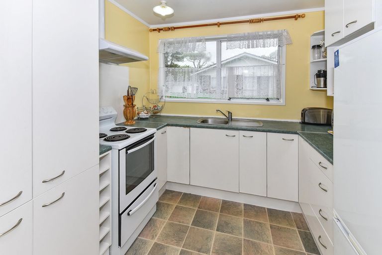 Photo of property in 1 Carbery Place, Manurewa, Auckland, 2102