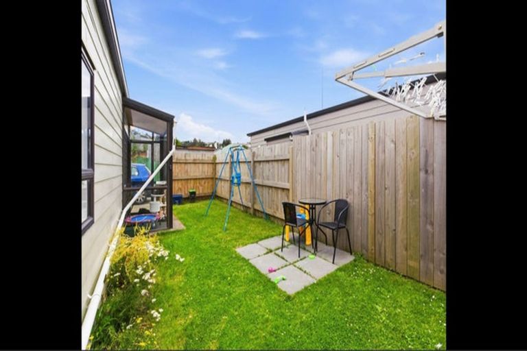 Photo of property in 13c Burns Street, South Dunedin, Dunedin, 9012