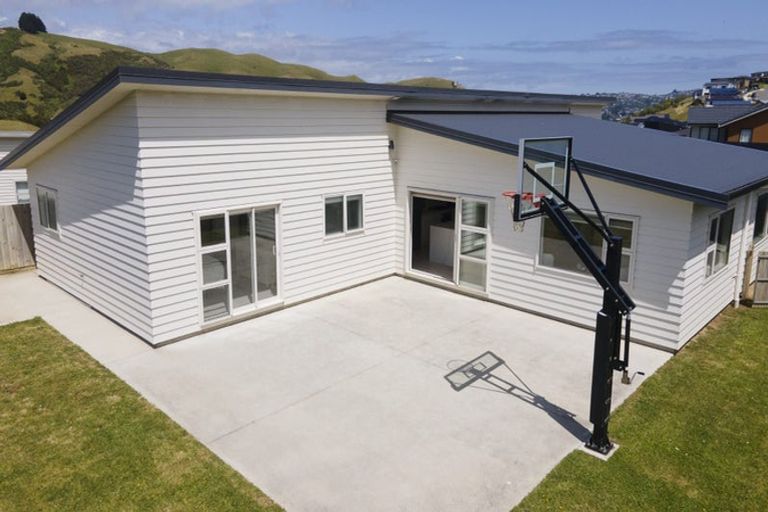 Photo of property in 53 Atherton Terrace, Churton Park, Wellington, 6037
