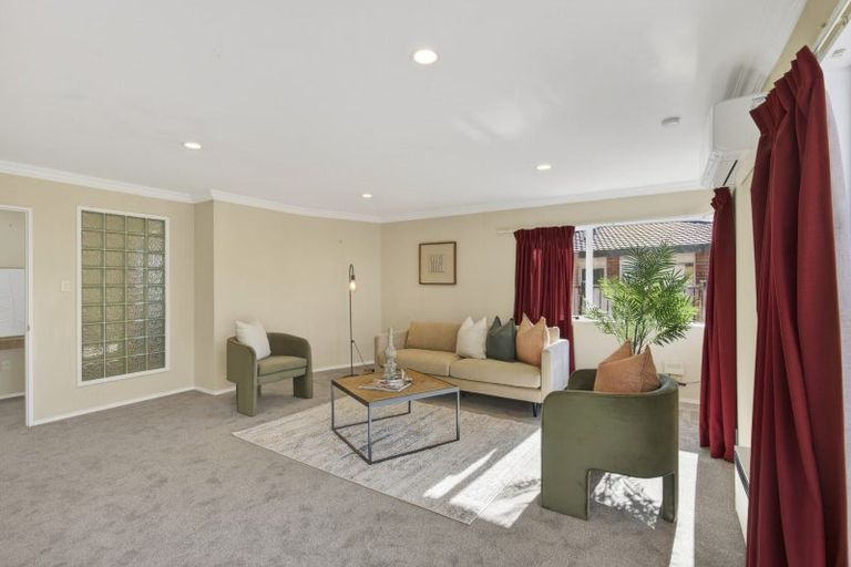 Photo of property in 3/20 Kellyville Heights, Merrilands, New Plymouth, 4312