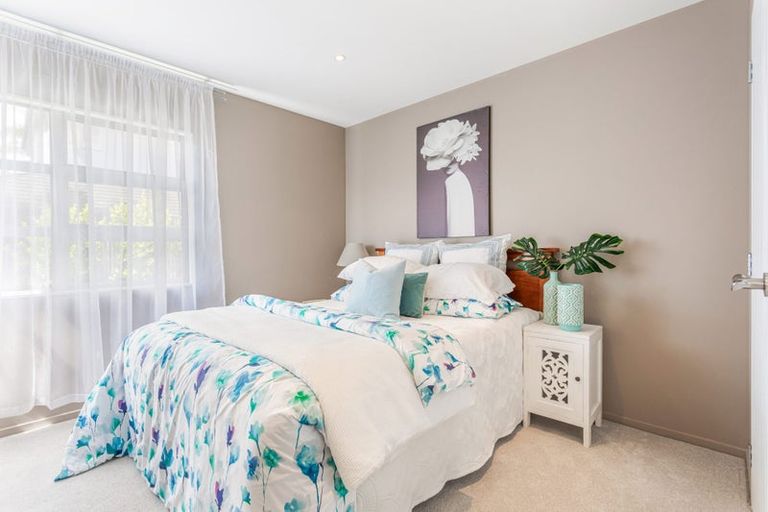 Photo of property in 40 Kittiwake Drive, Schnapper Rock, Auckland, 0632