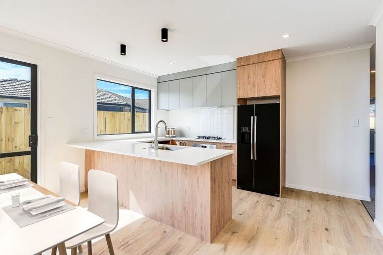 Photo of property in 27u3 Norman Street, Nawton, Hamilton, 3200