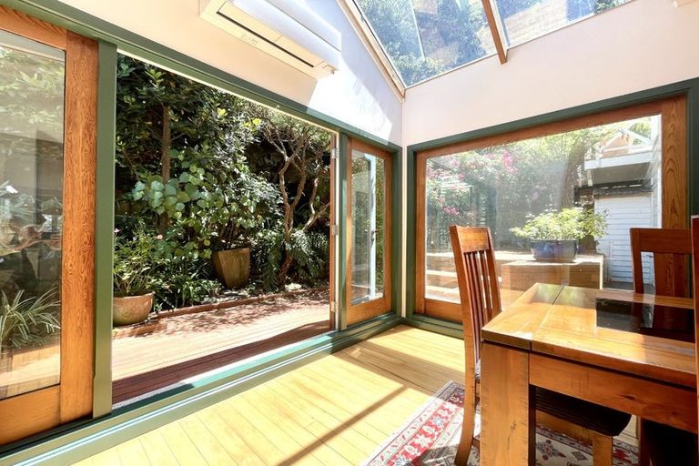 Photo of property in 299 Karaka Bay Road, Karaka Bays, Wellington, 6022