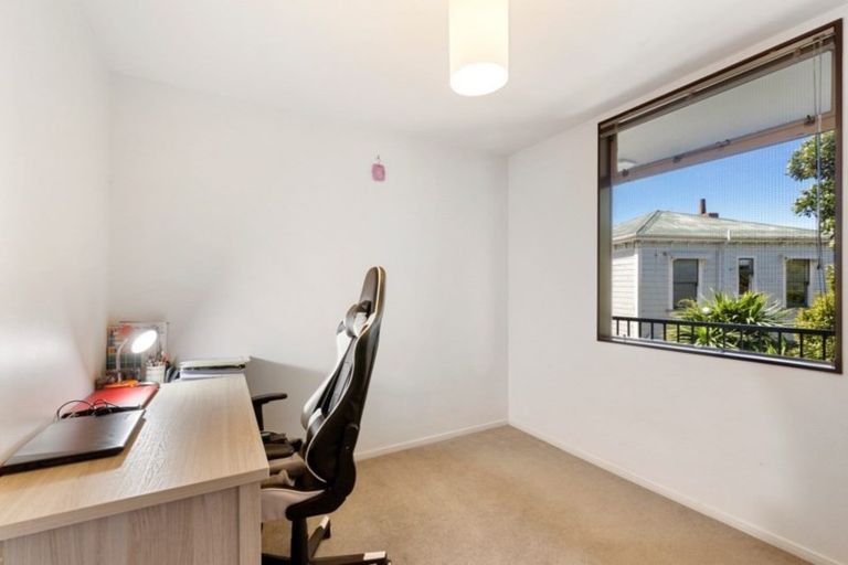 Photo of property in 8l Finlay Terrace, Mount Cook, Wellington, 6021