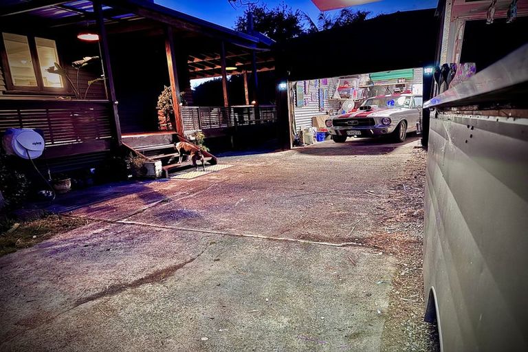 Photo of property in 50 Great North Road, Riverhead, 0820