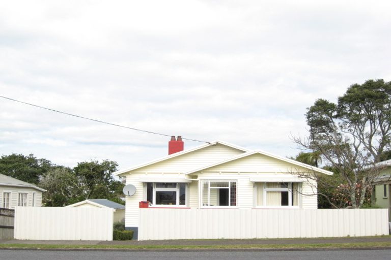 Photo of property in 22 Ngaio Street, Strandon, New Plymouth, 4312