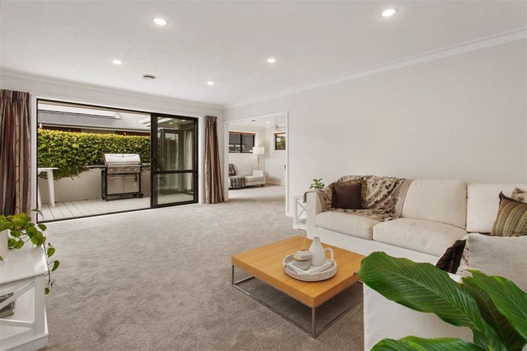 Photo of property in 12 Gleneagles Terrace, Ilam, Christchurch, 8053
