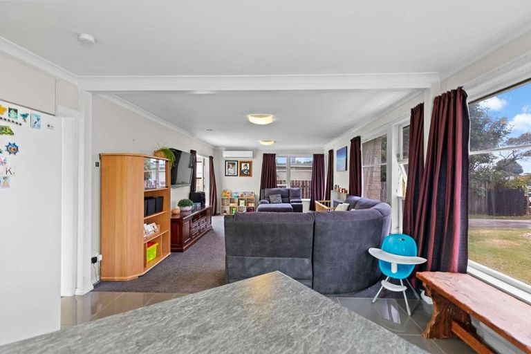 Photo of property in 28 Mazengarb Road, Paraparaumu Beach, Paraparaumu, 5032
