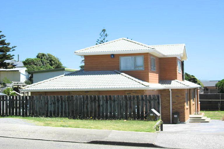 Photo of property in 22 Tireti Road, Titahi Bay, Porirua, 5022