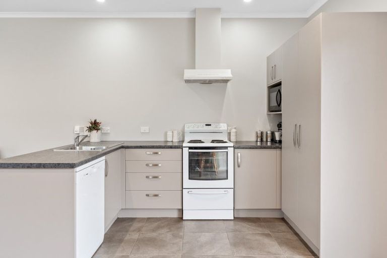 Photo of property in 6 West Avenue, Saint Clair, Dunedin, 9012