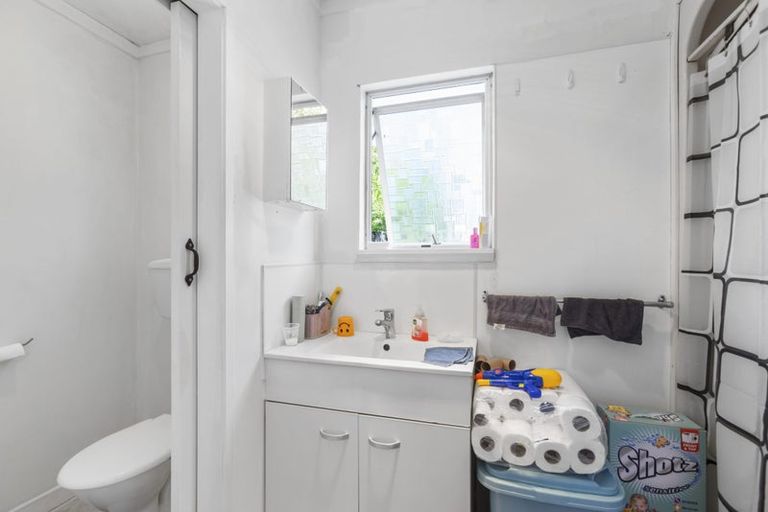Photo of property in 9 Pinedale Place, Henderson, Auckland, 0610