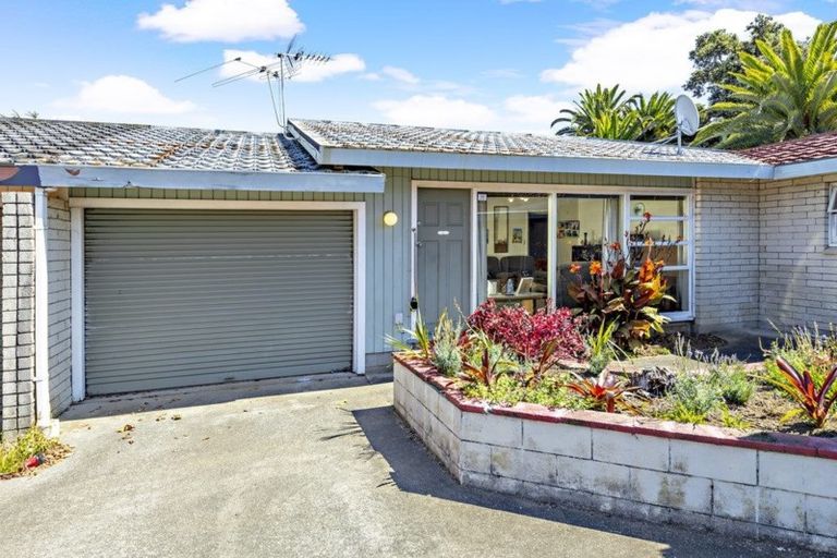 Photo of property in 2/24 Central Avenue, Papatoetoe, Auckland, 2025