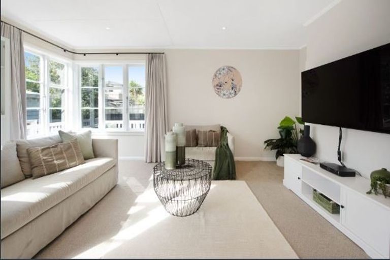 Photo of property in 11 Hector Street, Seatoun, Wellington, 6022