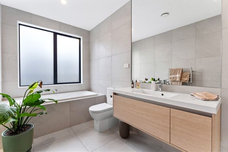 Photo of property in 7 Onekura Street, Red Beach, 0932