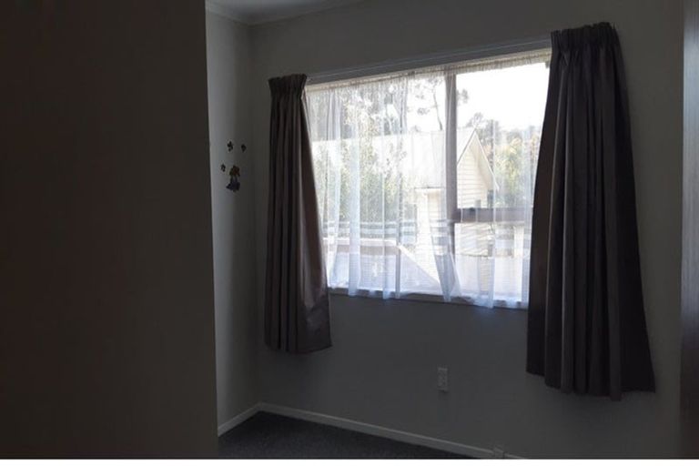 Photo of property in 2/73 Eskdale Road, Birkdale, Auckland, 0626