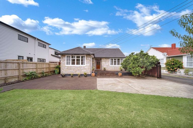 Photo of property in 1/70 Huia Road, Papatoetoe, Auckland, 2025