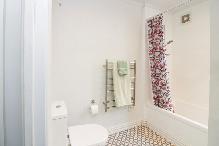 Photo of property in 10/162u Aro Street, Aro Valley, Wellington, 6021