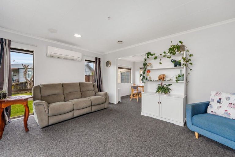 Photo of property in 8 Chelmarsh Place, Highbury, Palmerston North, 4412