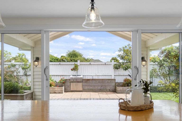 Photo of property in 10 Jennabelle Lane, Halswell, Christchurch, 8025