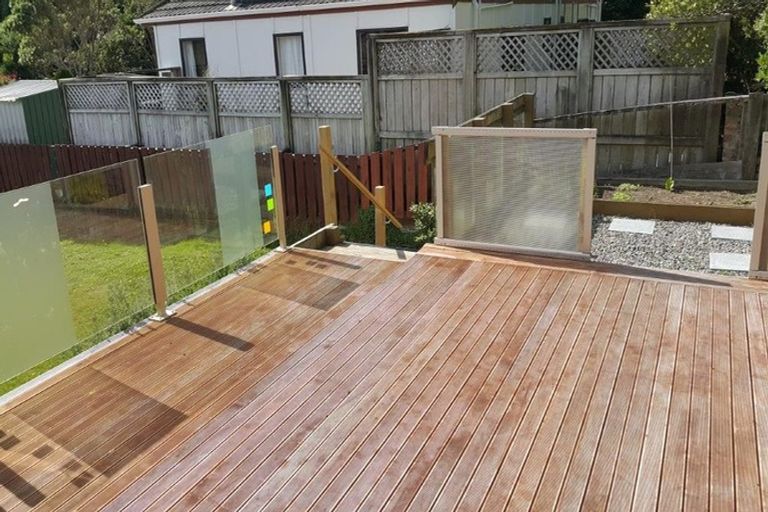 Photo of property in 43 Lyndfield Lane, Newlands, Wellington, 6037