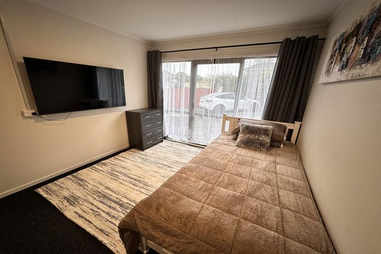 Photo of property in 2b Glen Road, Ranui, Auckland, 0612